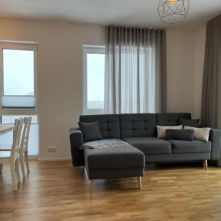 Peaceful City-Edge Apartment - Modern & Cozy Family Stay Apartment