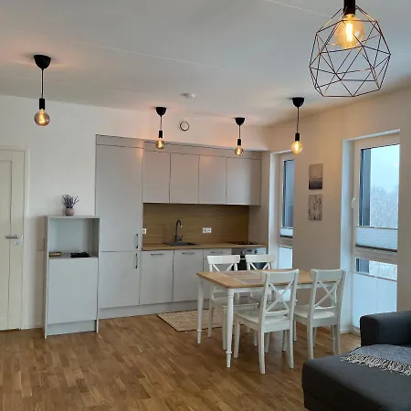 Peaceful City-Edge Apartment - Modern & Cozy Family Stay Tartu